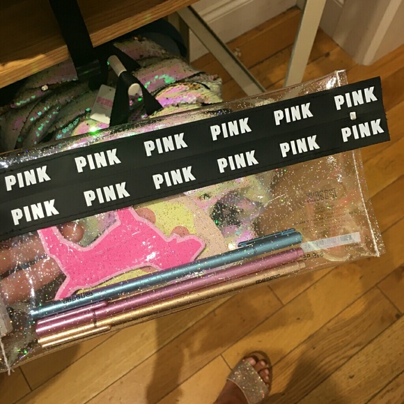 VS PINK Back To Campus Pouch - Picture 3 of 8